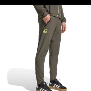 adidas 2025-26 Real Madrid Men's Tiro 25 Competition Vis Tech Travel Pants new